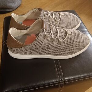 Olukai Hale'iwa Li Ha'a Gray Soft Knit Mesh Slip on Sneakers Sz 7.5